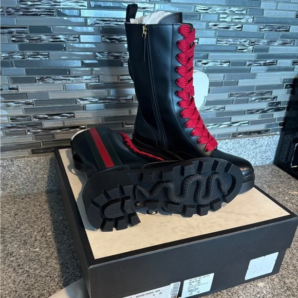 Auth GUCCI Magnum Calf Cirano Lux Black/Red
Lace Up Side Zip Boots- Size 38 - Picture 3 of 6
